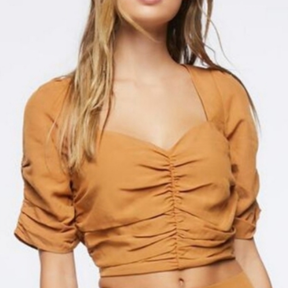 Forever 21 woven short sleeve tan ruched sweetheart neck crop top blouse small